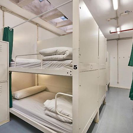 Hola Hostal Collblanc Оспиталет-де-Льобрегат Экстерьер фото